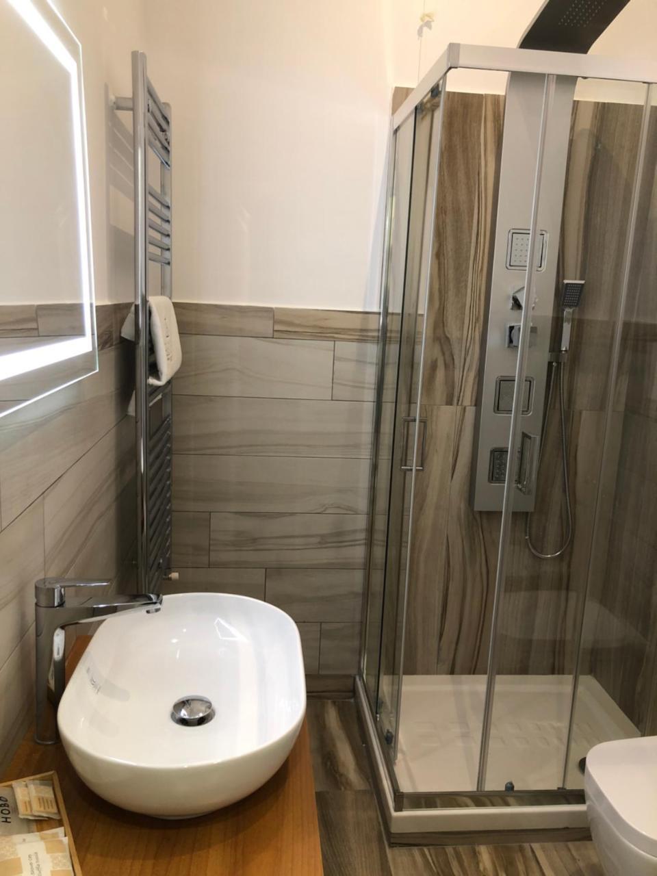Camera Matrimoniale con Bagno Privato